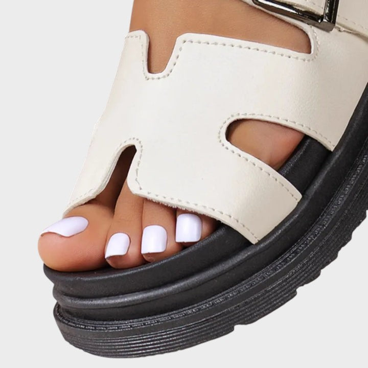 Rosinha - Sandalias ortopédicas con diseño en H