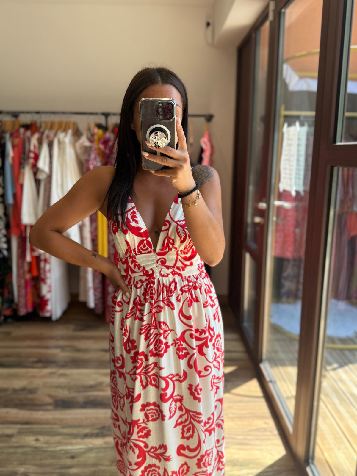Ropa Étienne roja