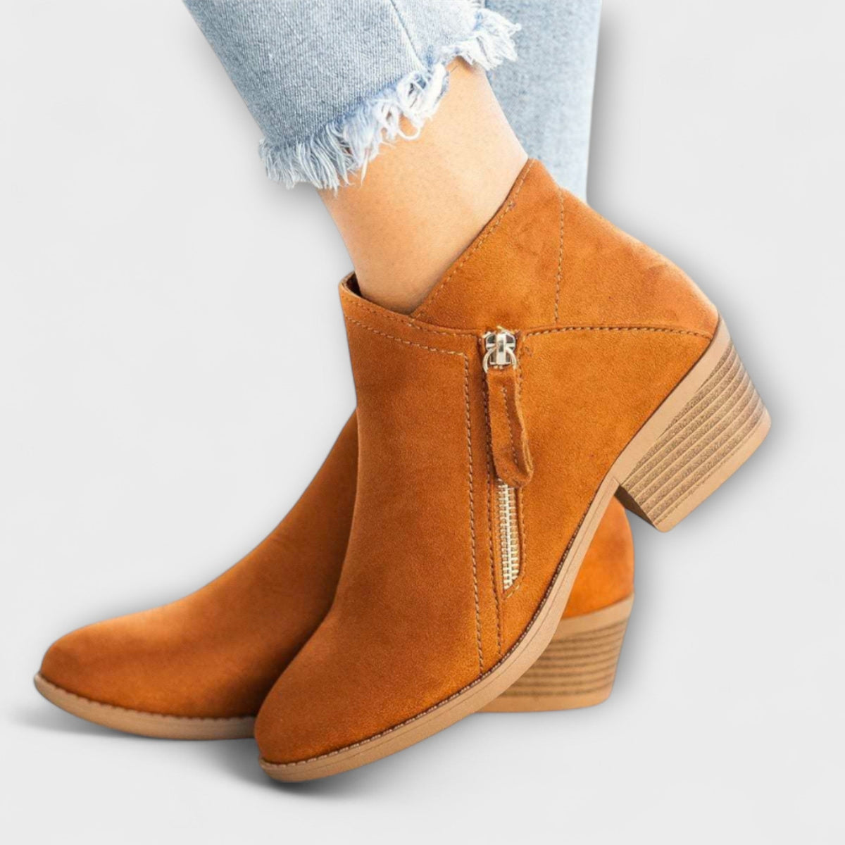 Larissa - Botas de ante con tacón ancho