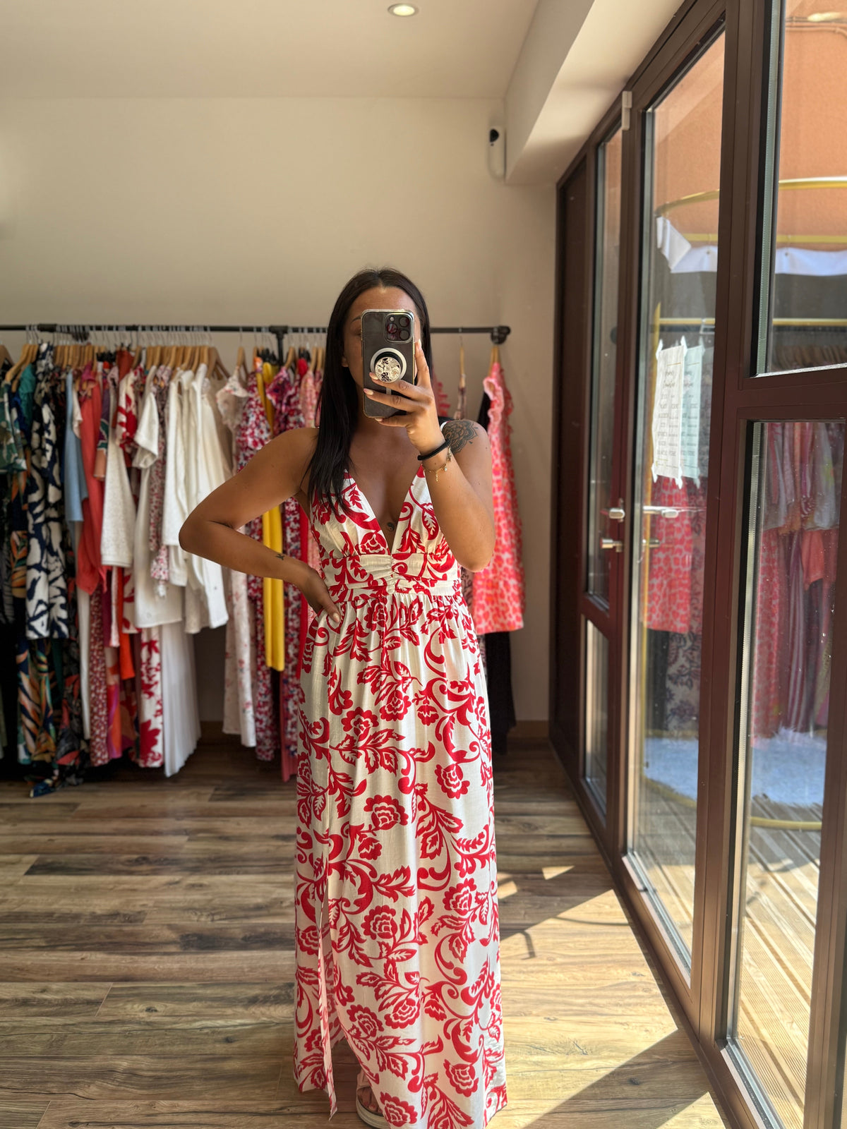 Ropa Étienne roja