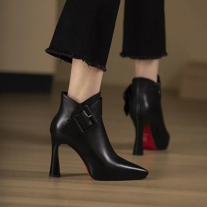 Constança | Botines de Tacón Alto con Hebilla