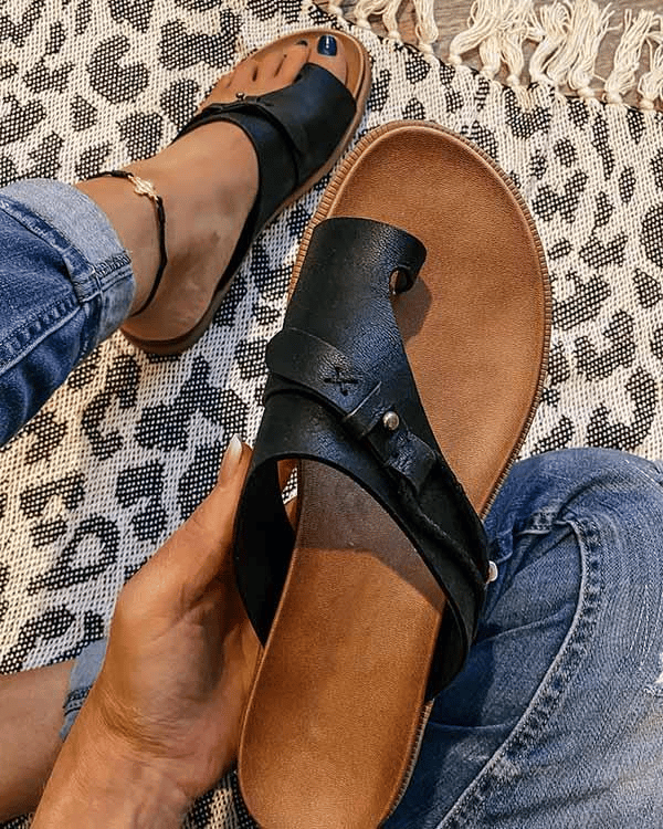 SANDALIAS ABIERTAS CON DISEÑO CLÁSICO Y SOPORTE TOTAL