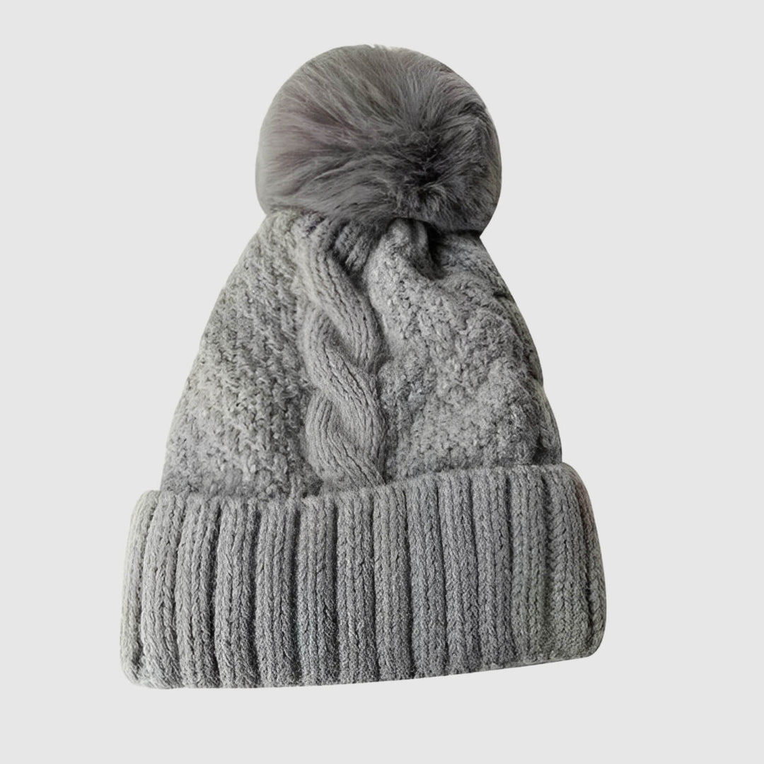 Sofia | Gorro de Punto Trenzado con Pompón