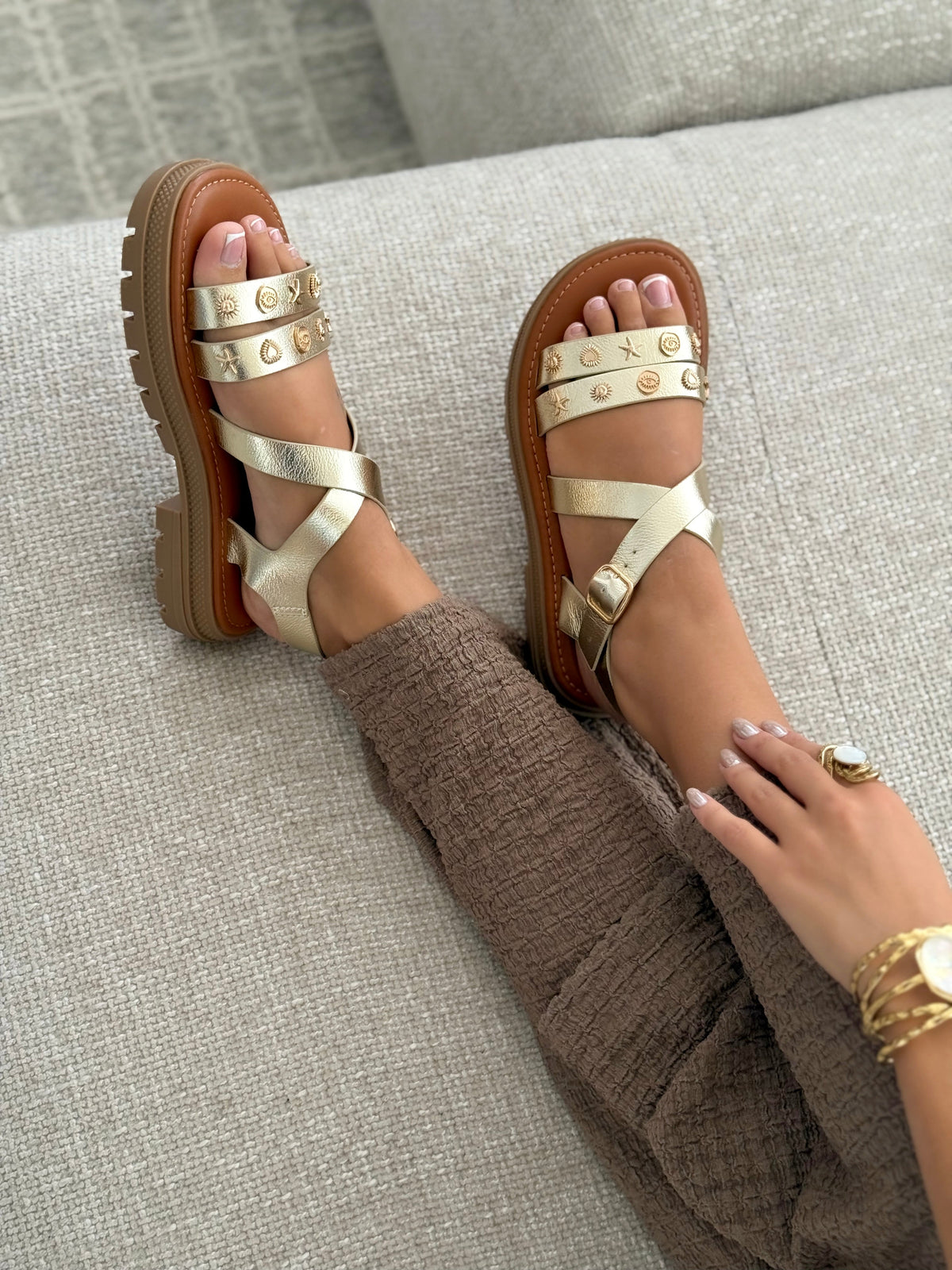 Sandalias « FAUVE » DORADAS
