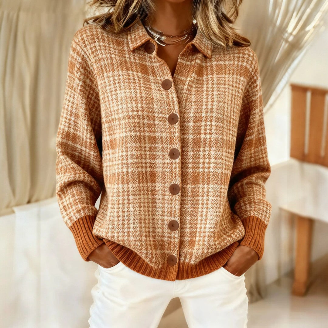 BEATRICE – Sweater Suave a Cuadros Cálidos